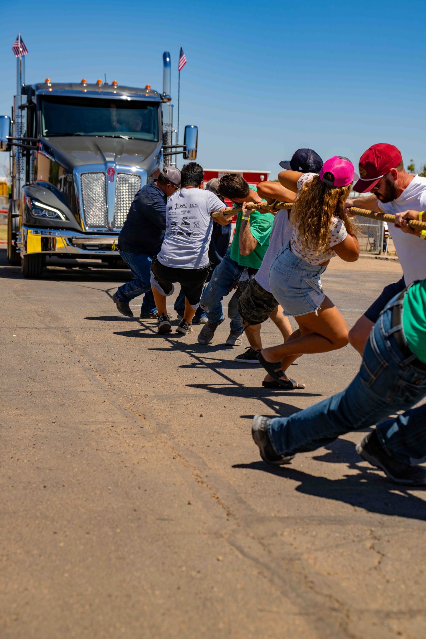 truck pull team pulling